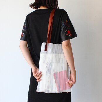 zero：Pleats bag - L（ストライプ）：トート バッグ　プリーツ　軽い　透ける　透明感の画像