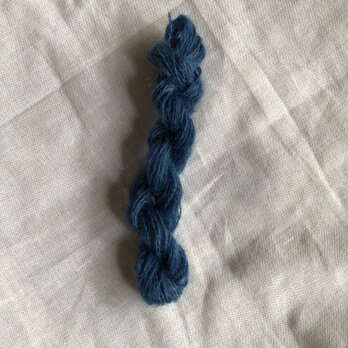 手紡ぎ糸 藍染ダニーデン羊(淡色)Eの画像