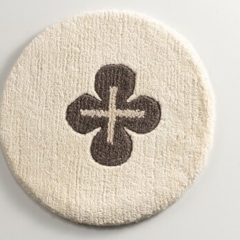 【絶対色あせないラグ！】手織り羊毛１００％　4058　オフホワイトバック・茶花・白色クロスの画像