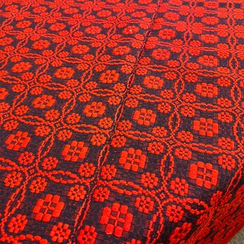 ウール手織りのテーブルクロスの画像